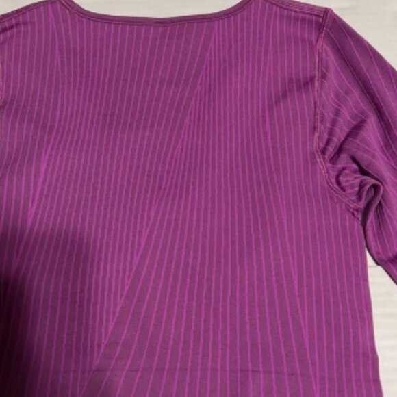 Lululemon Cropped Long Sleeve - Picture 3 of 5